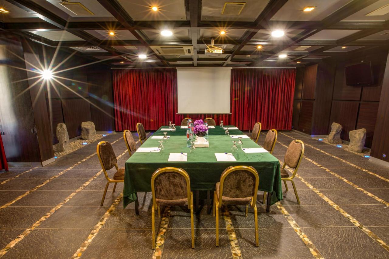 Century Park Hotel Amman Dış mekan fotoğraf